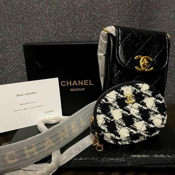 CHANEL VIP Exclusive Lt Pink Clutch on Chain New  Timeless Luxuries